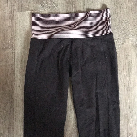 GUC LULULEMON leggings - Picture 2 of 3
